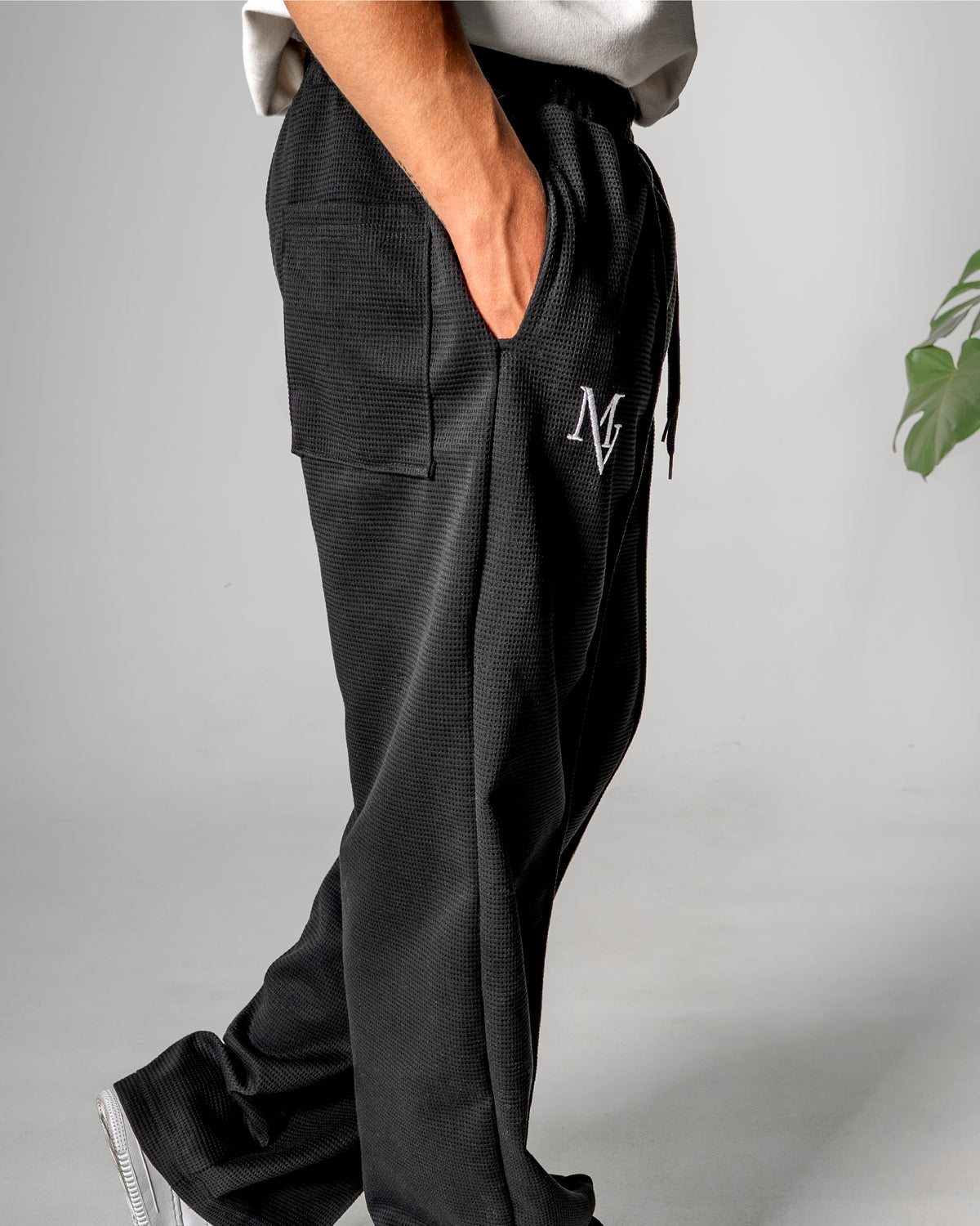 Pantalón Unisex en Tela Galleta – Color Negro